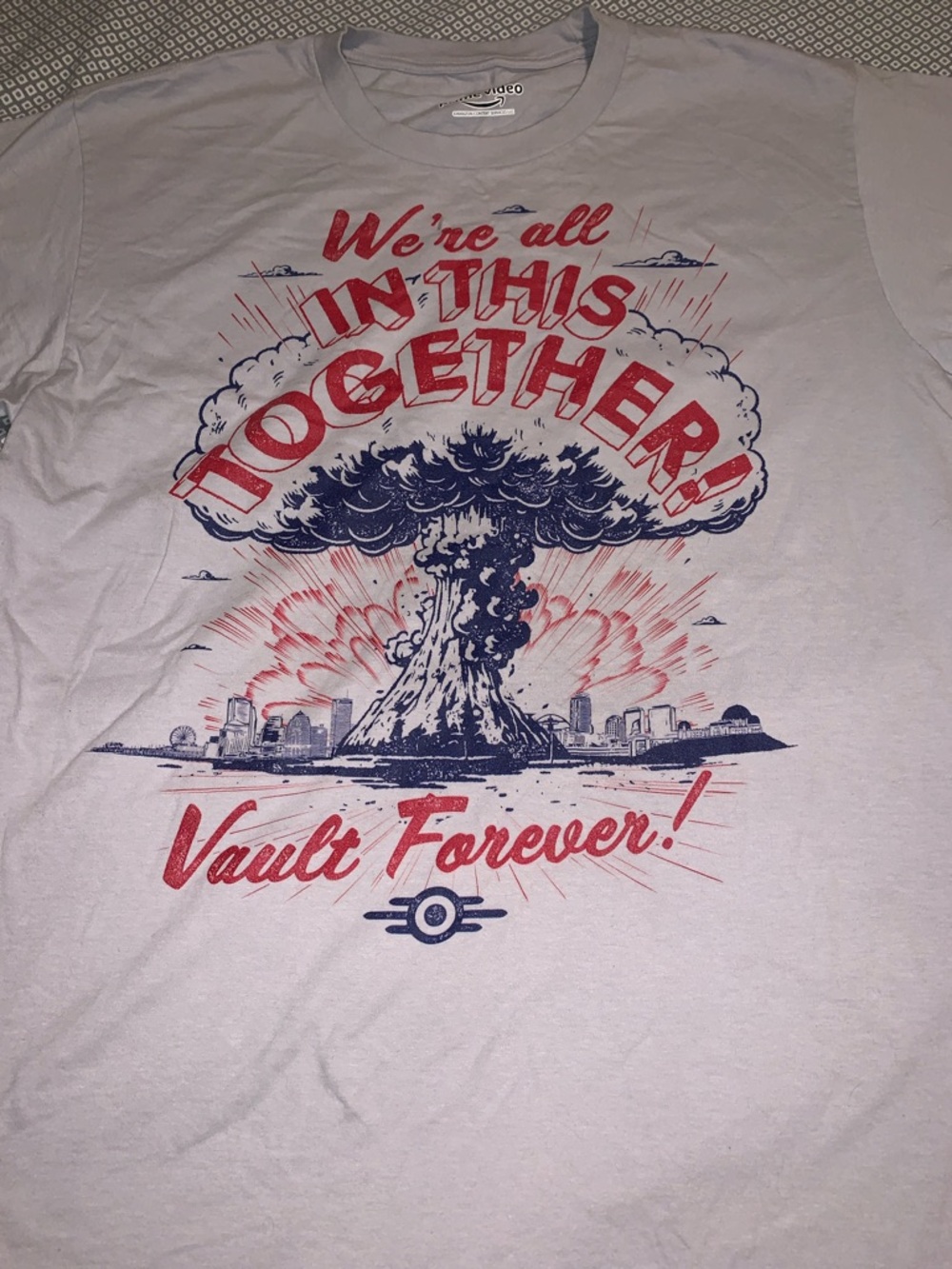 Prime Video Amazon shirt L?